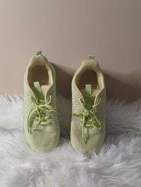 Light Green Knit Athletic Sneakers